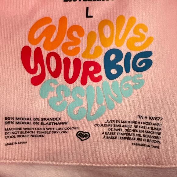 Alice + Olivia Big Feelings soft Crop Sweatshirt w Vibes bracelet band NEW Lg - Picture 4 of 7